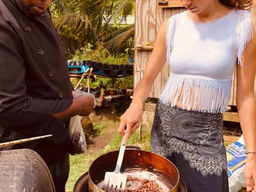 A csokoládémassza előkészítése – a pörkölés és az őrlés szerepe a feldolgozásban