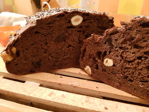 Különleges kovászos kenyér csokoládéval